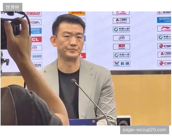 王博激活射手群战术获得成功，塔克外线火力压制深圳队反扑。